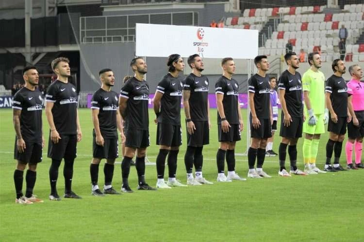 İzmir derbisinin hakemleri belli oldu haberinin görseli