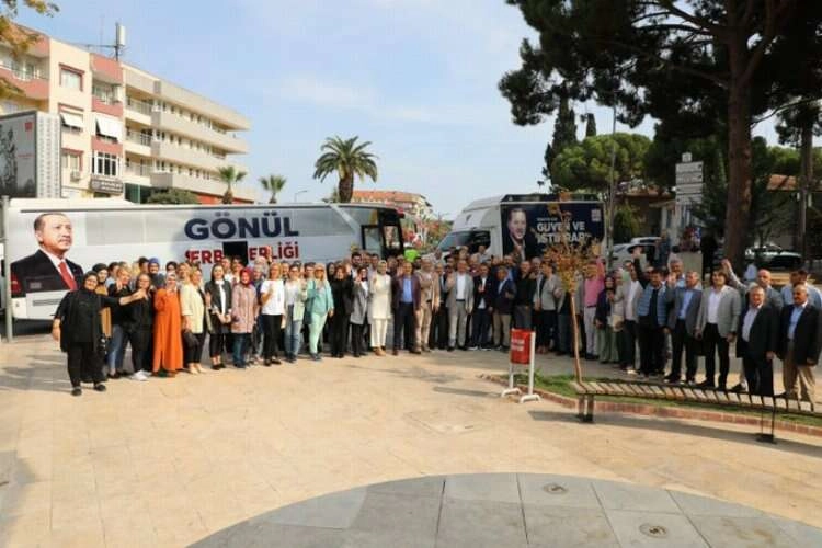 AK Parti Genel Başkan Yardımcısı Kandemir’den İzmir teşkilatına tebrik