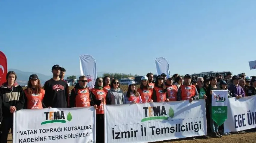 İzmir’de 42 bin fidan toprakla buluştu