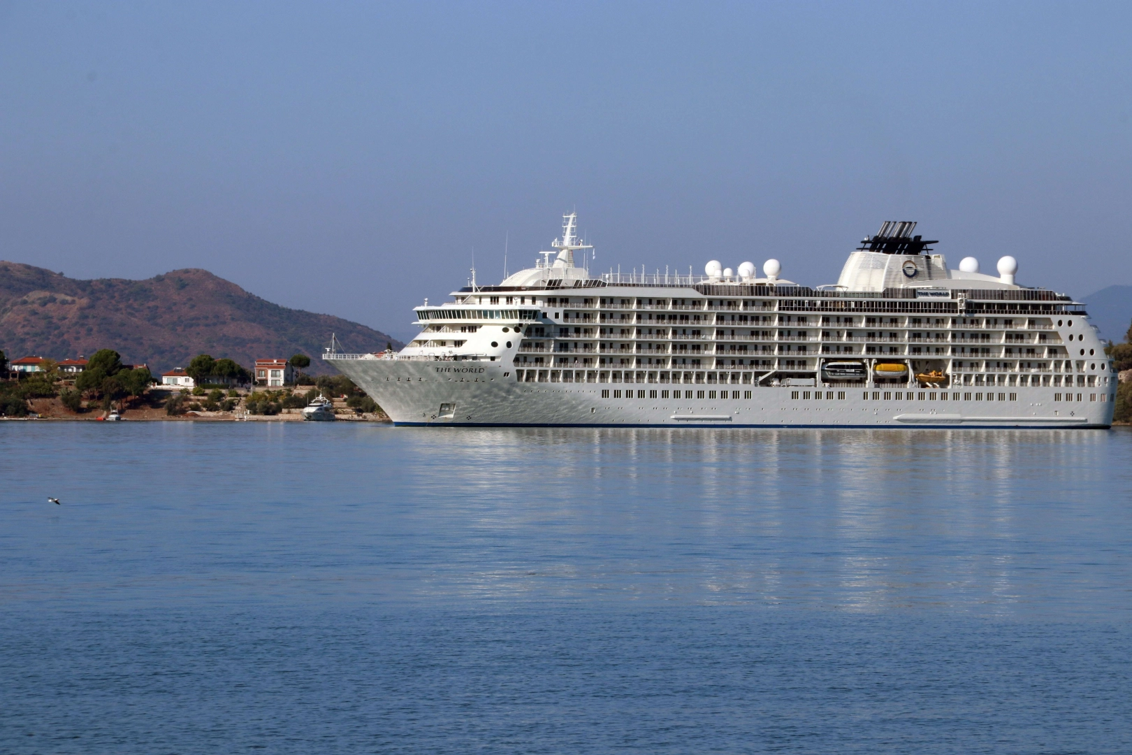 Lüks gemi "The World", 181 yolcusuyla Fethiye’ye geldi