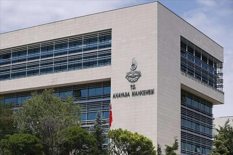 AYM, iş arkadaşıyla yaptığı yazışmalar nedeniyle işten çıkarılmayı hak ihlali saydı haberinin görseli