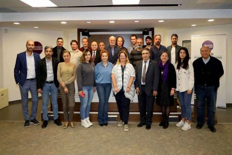 Zorlu: Üretimi desteklemek zorundayız haberinin görseli