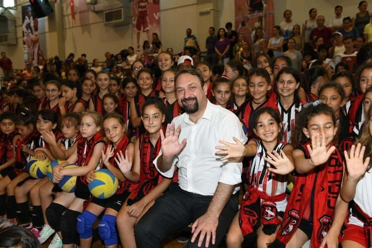Çiğli Belediyesi Spor Kursları tam gaz devam ediyor haberinin görseli