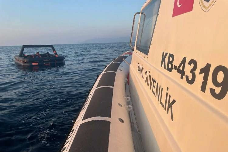 İzmir’de 18 göçmen kurtarıldı haberinin görseli