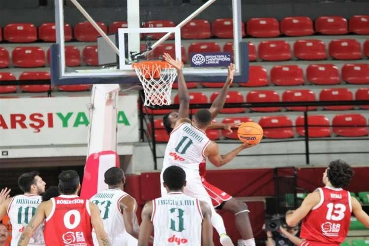 Pınar Karşıyaka’nın düşüşü devam ediyor haberinin görseli