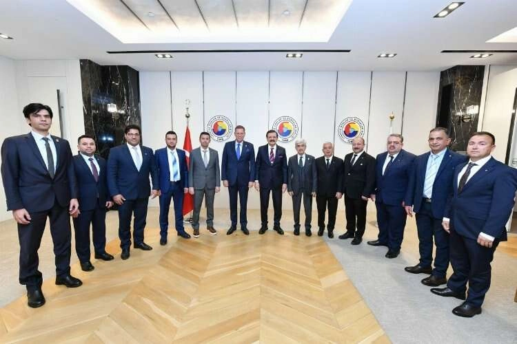 Manisa Ticaret Borsası TOBB Başkanı Hisarcıklıoğlu ile görüştü haberinin görseli