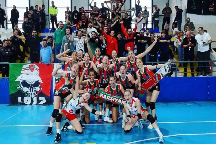 Havran Belediyespor-Karşıyaka Voleybol mücadelesi karakolda bitti haberinin görseli