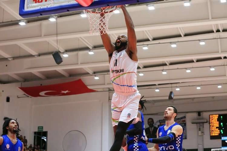 Petkimspor , taraftarını mutlu etti haberinin görseli