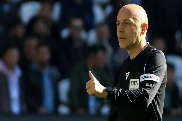 Türk futbolundan Cüneyt Çakır geçti haberinin görseli