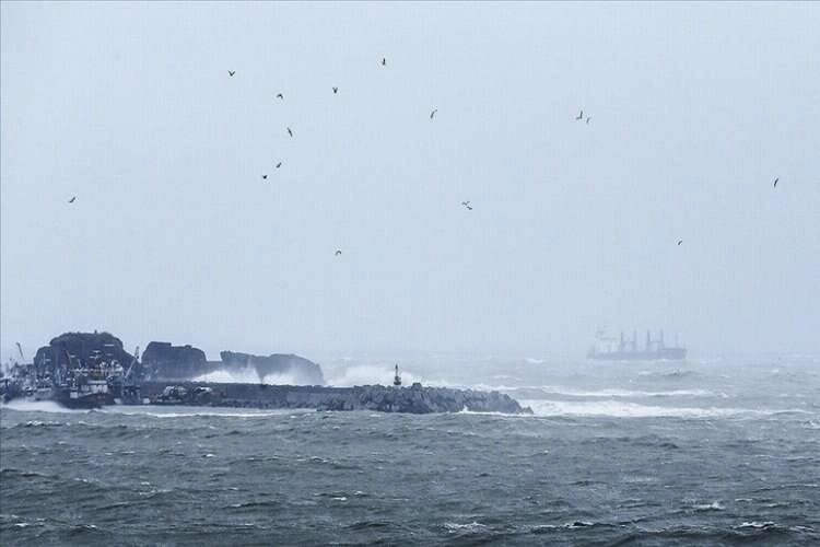 İstanbul'da deniz ulaşımına hava muhalefeti engeli haberinin görseli
