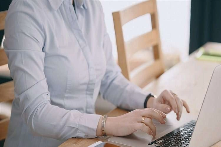 AB'de şirket yöneticilerinin en az yüzde 33'ünün kadınlardan oluşması zorunlu kılındı haberinin görseli