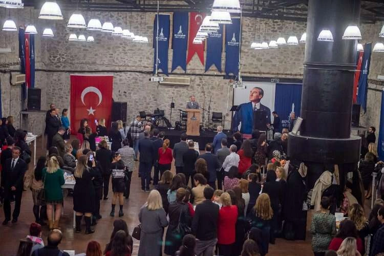 Başkan Soyer, öğretmenlerle buluştu haberinin görseli