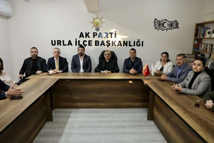 AK Parti'li Sürekli'den 'tarihe saygı' çıkışı haberinin görseli