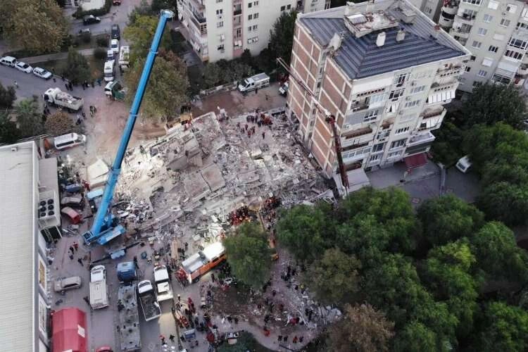 Depremde 15 kişiye mezar olan apartmanın davasında 1 sanığa tahliye haberinin görseli