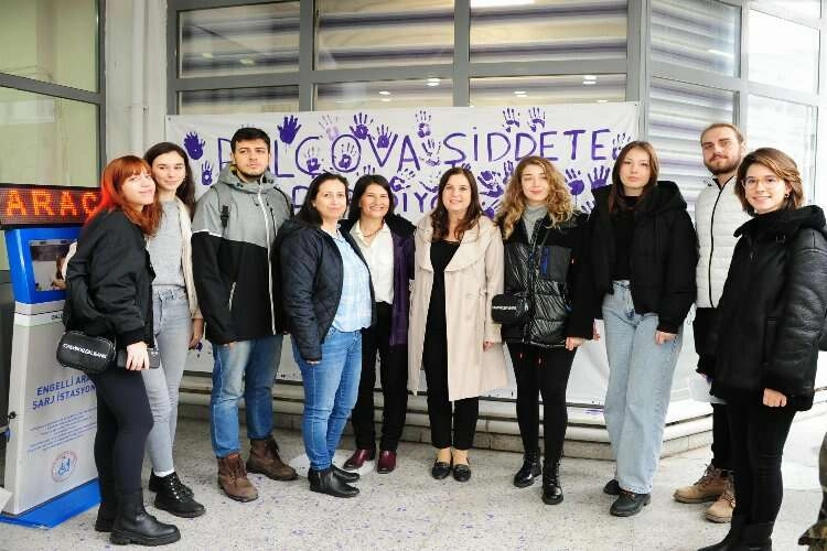 Balçovalı Kadınlar Şiddete Dur Dedi haberinin görseli