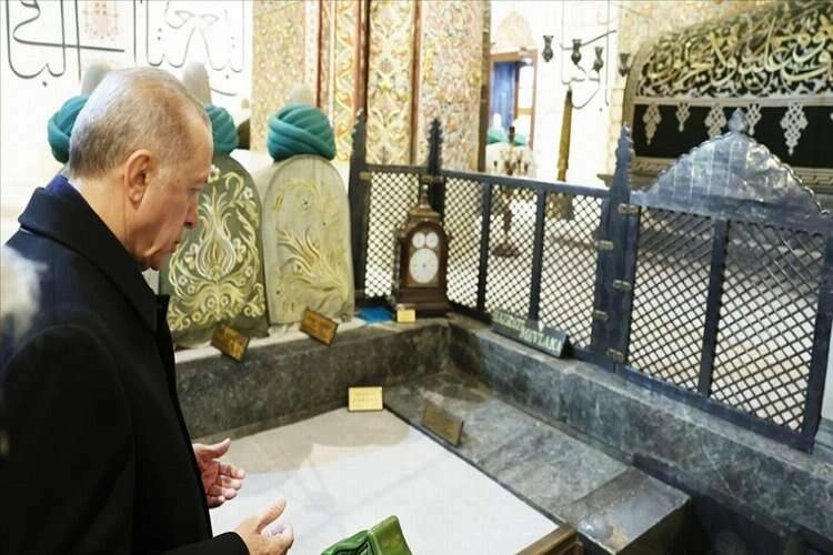 Cumhurbaşkanı Erdoğan, Mevlana Türbesi'ni ziyaret etti haberinin görseli