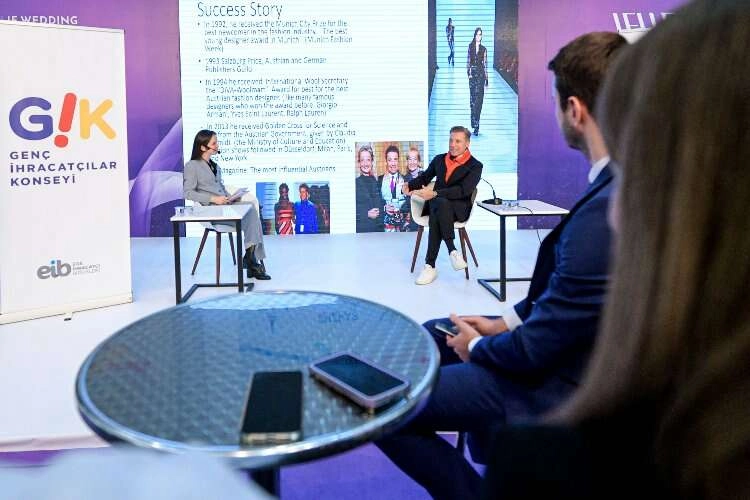 IF Wedding Fashion İzmir moda söyleşileri ile renklendi haberinin görseli