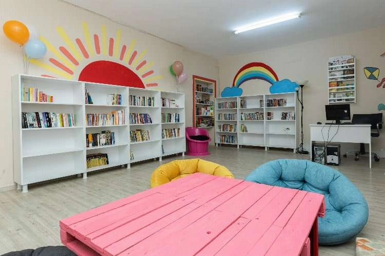 Üniversiteli gençlerden çocuklara ‘Hayaller Kütüphanesi’ haberinin görseli
