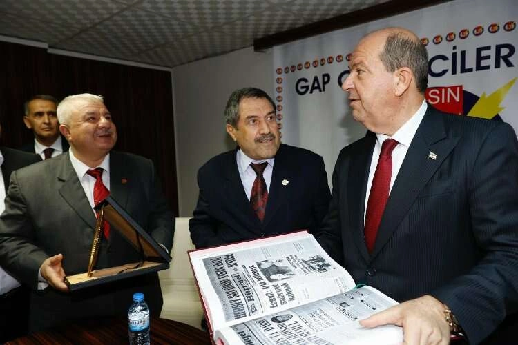 Halil Arslan'dan, Cumhurbaşkanı Tatar'a anlamlı hediye haberinin görseli