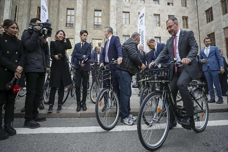 TBMM'de bisikletli günler haberinin görseli