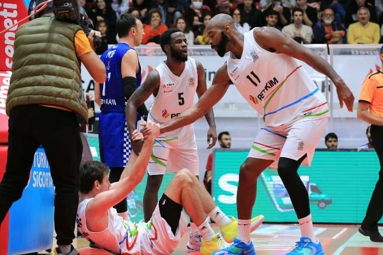 Aliağa Petkim, gözünü iç saha maçlarına çevirdi haberinin görseli