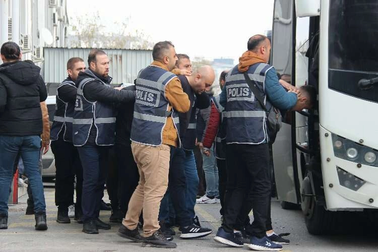 Olaylı maçla ilgili gözaltına alınan 28 şüpheli adliyeye sevk edildi haberinin görseli