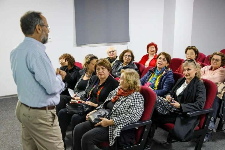 Karşıyaka’da STK’lara hibe projeleri eğitimi haberinin görseli