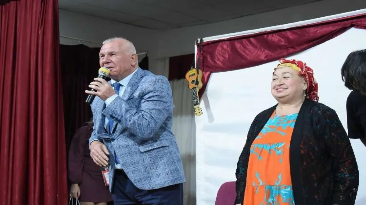 Karakayalı’dan çocuklara tiyatro sürprizi haberinin görseli