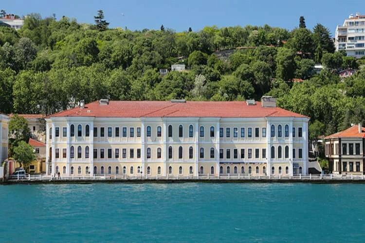 Galatasaray Üniversitesi lisansüstü programlara öğrenci alacak haberinin görseli