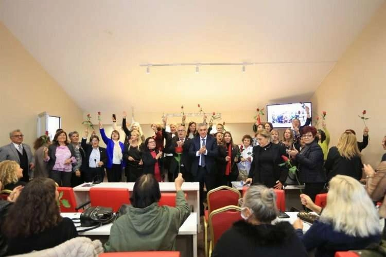 Güzelbahçeli Kadınlar, Cumhuriyete Damga Vuran Kadınlar Sahneledi haberinin görseli