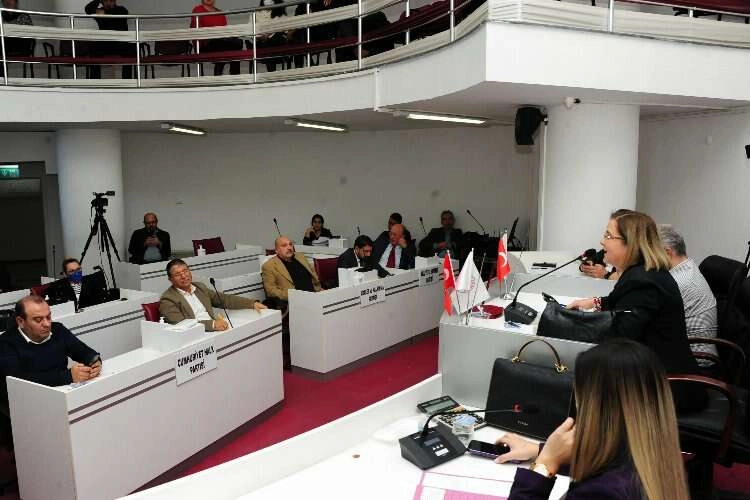 Balçova'da kadın ve erkek eşitliğine meclis onayı haberinin görseli