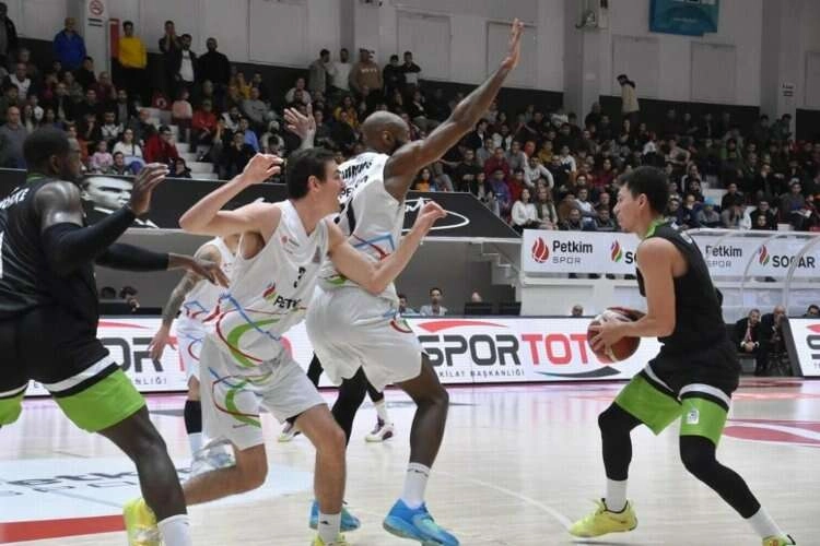 Aliağa Petkimspor, evinde istediğini alamadı haberinin görseli