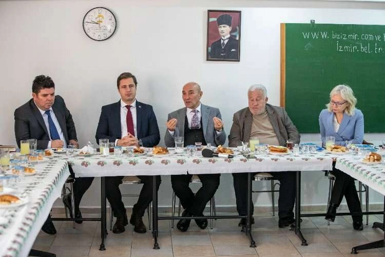 Başkan Soyer’den Buca 6. Sanayi Sitesi’ne ziyaret haberinin görseli