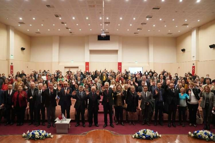 Prof.Dr. Ural Akbulut, Ege Üniversitesine konuk oldu haberinin görseli