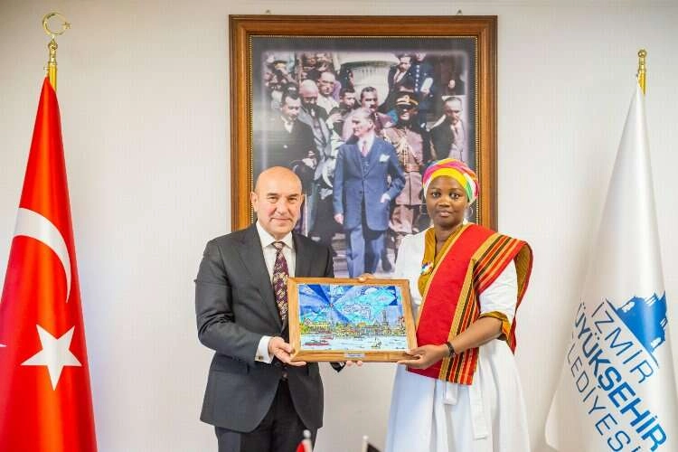 Uganda Ankara Büyükelçisi Başkan Soyer’i ziyaret etti haberinin görseli