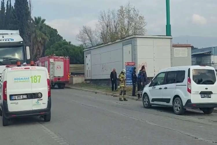 İzmir'de doğal gaz ana dağıtım borusu delindi, büyük panik yaşandı haberinin görseli