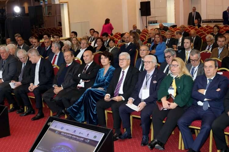 6. Ege Ekonomik Forumu başladı: Bakan Muş’tan ihracat rakamları! haberinin görseli