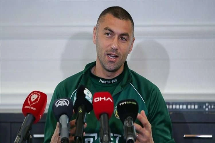 Burak Yılmaz, teknik direktörlüğe hazırlanıyor haberinin görseli