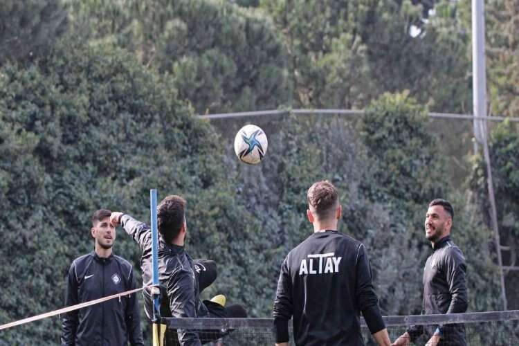 Altay, Denizlispor maçının hazırlıklarını sürdürdü haberinin görseli