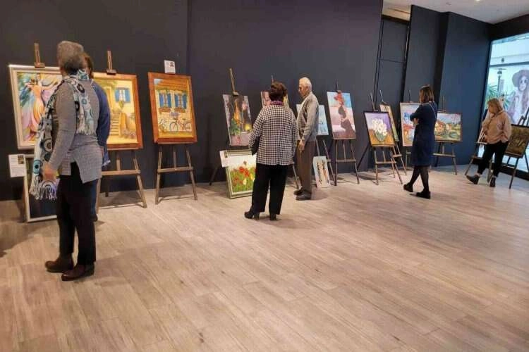 Bayraklı’nın kursiyerlerinden yıl sonu sergisi haberinin görseli