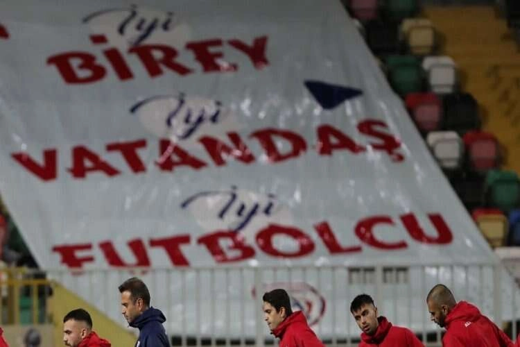 Altınordu, ligin dibine demir attı haberinin görseli