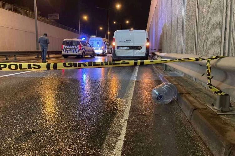 Aracına akaryakıt doldururken otomobilin çarptığı kişi hayatını kaybetti haberinin görseli