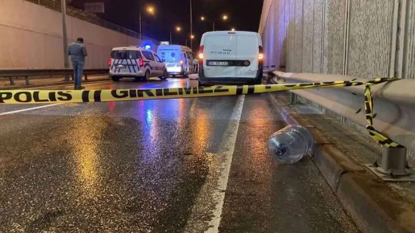 Aracına akaryakıt doldururken otomobilin çarptığı kişi hayatını kaybetti