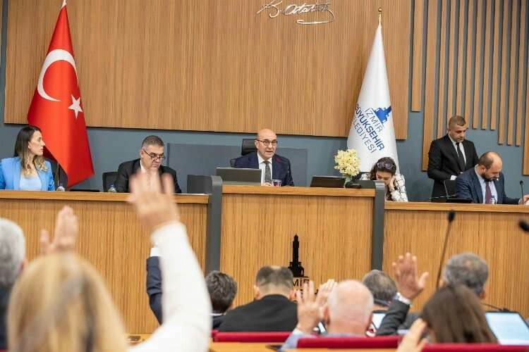 Başkan Soyer’den yatırım eleştirisi: “İzmir’e bir metro hattını da devletimiz yapsın” haberinin görseli