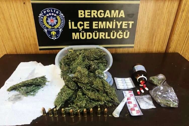İzmir’de uyuşturucu evine operasyon haberinin görseli