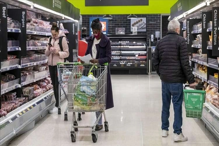 İngiltere'de yıllık enflasyon, kasımda hız keserek yüzde 10,7'ye geriledi haberinin görseli