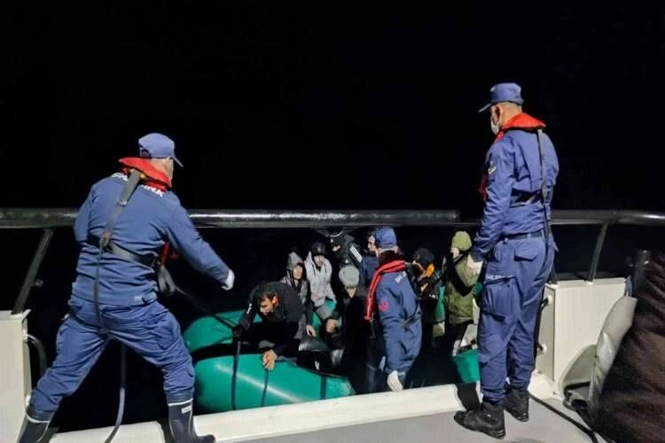 İzmir açıklarında 47 düzensiz göçmen kurtarıldı haberinin görseli