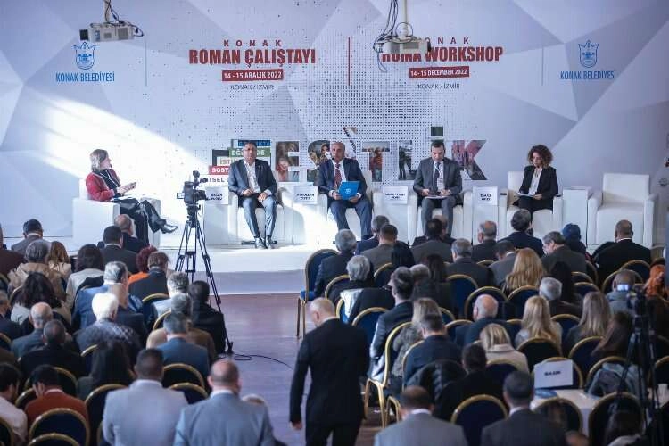 Konak Roman Çalıştayı başladı haberinin görseli