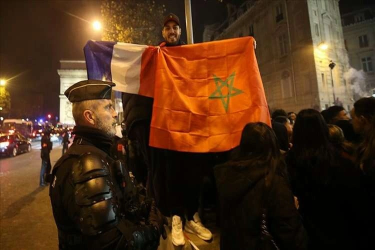 Fransa-Fas maçı öncesi Paris'te yoğun güvenlik tedbirleri alındı haberinin görseli