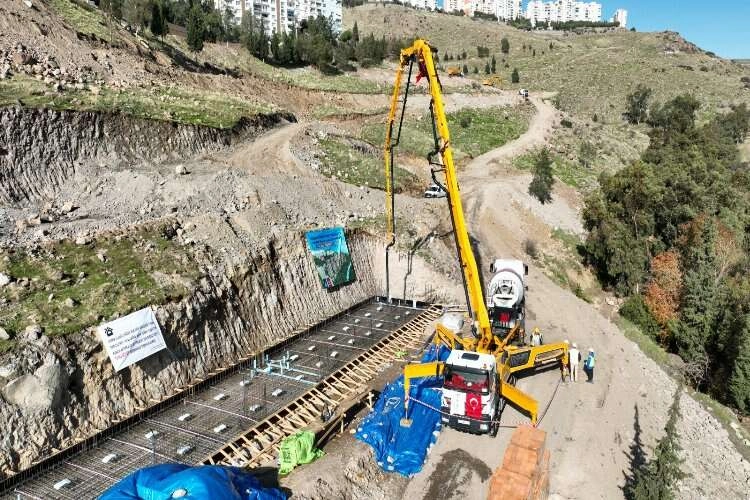 İzmir’de belediye personeli ve dar gelirli aileler için toplu konut projesi haberinin görseli